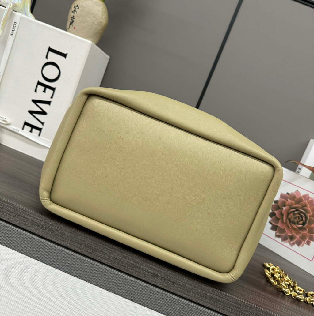 Loewe A914Q37X01 Medium Squeeze bag in nappa lambskin Clay Green