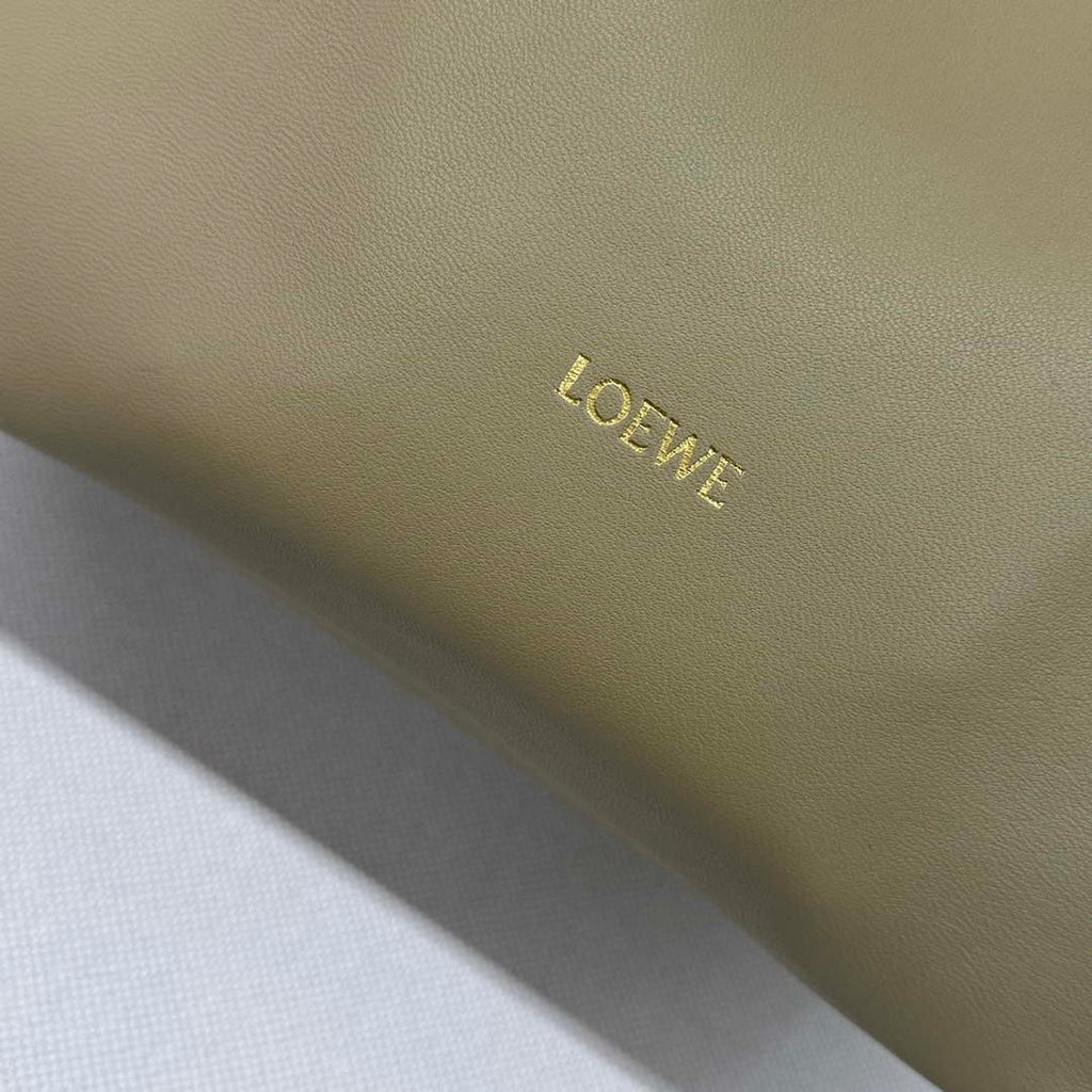 Loewe A914Q37X01 Medium Squeeze bag in nappa lambskin Clay Green
