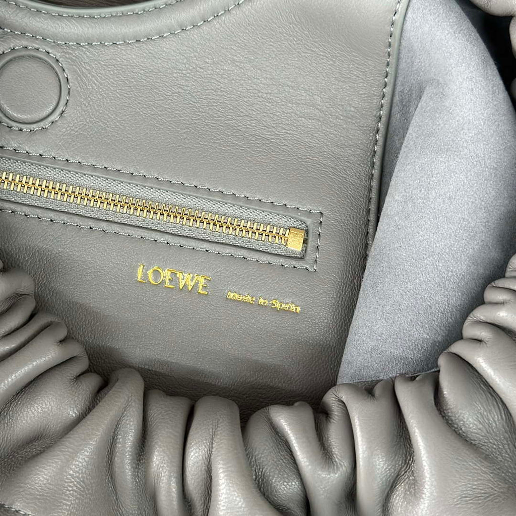 Loewe A914Q37X01 Medium Squeeze bag in nappa lambskin Gray