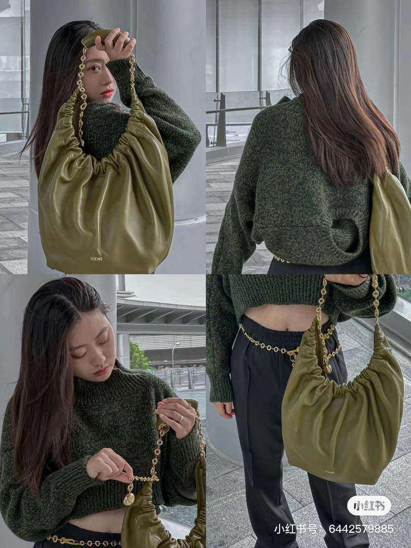 Loewe A914Q37X01 Medium Squeeze bag in nappa lambskin Green