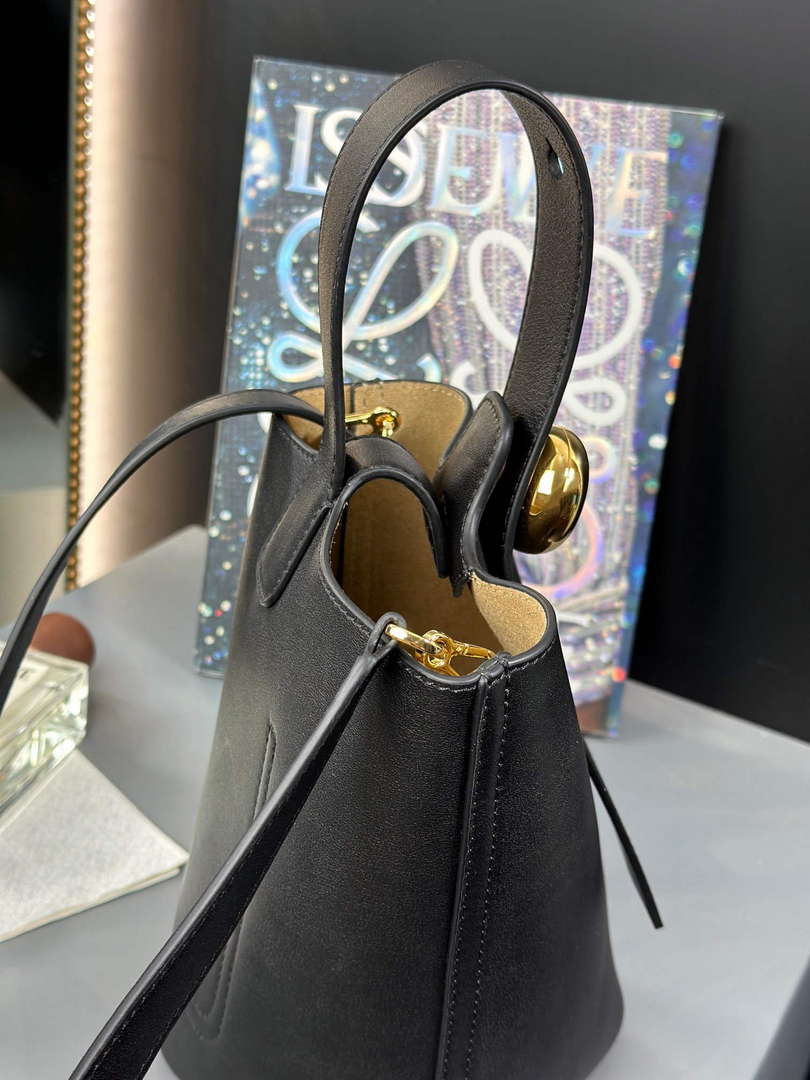 Loewe AANBBBMX01 Mini Pebble Bucket Bag in mellow calfskin Black