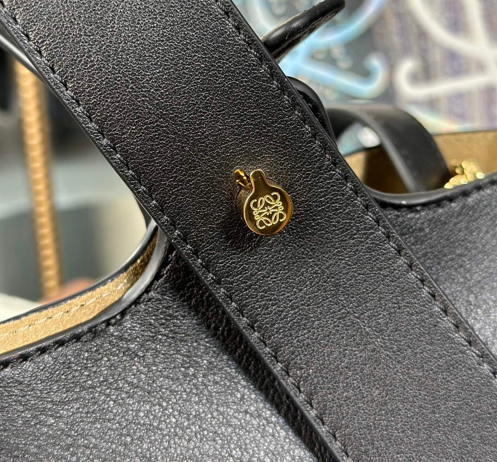 Loewe AANBBBMX01 Mini Pebble Bucket Bag in mellow calfskin Black