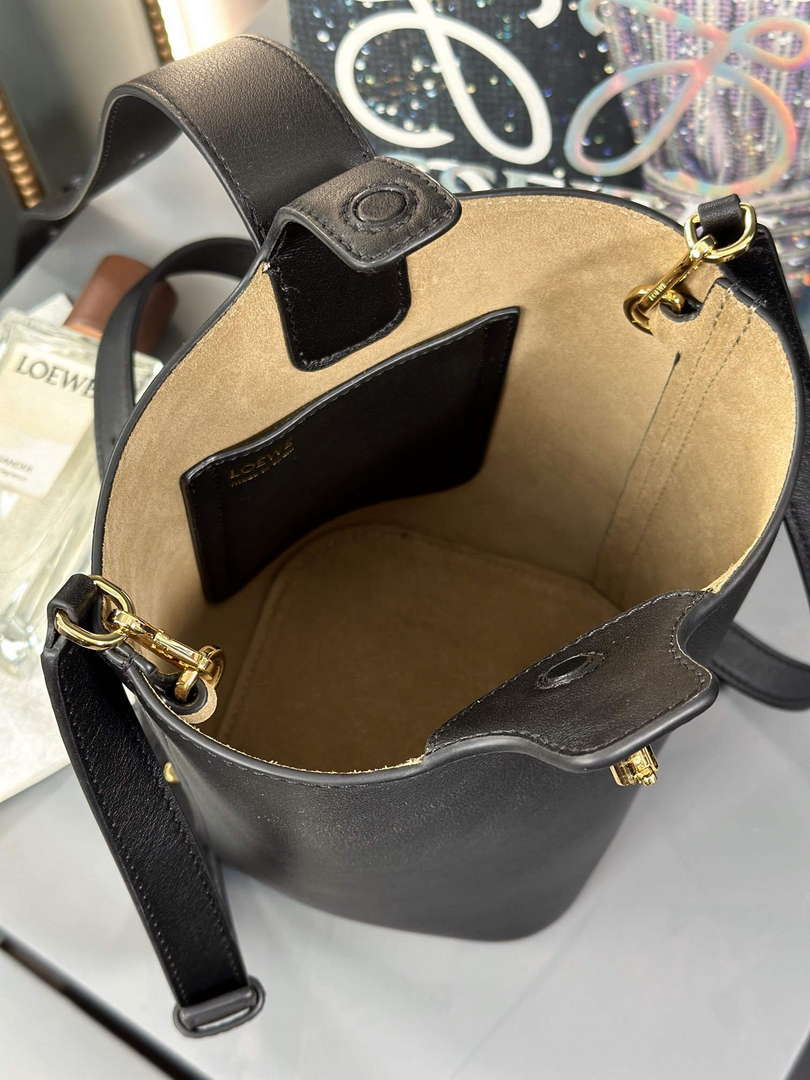 Loewe AANBBBMX01 Mini Pebble Bucket Bag in mellow calfskin Black