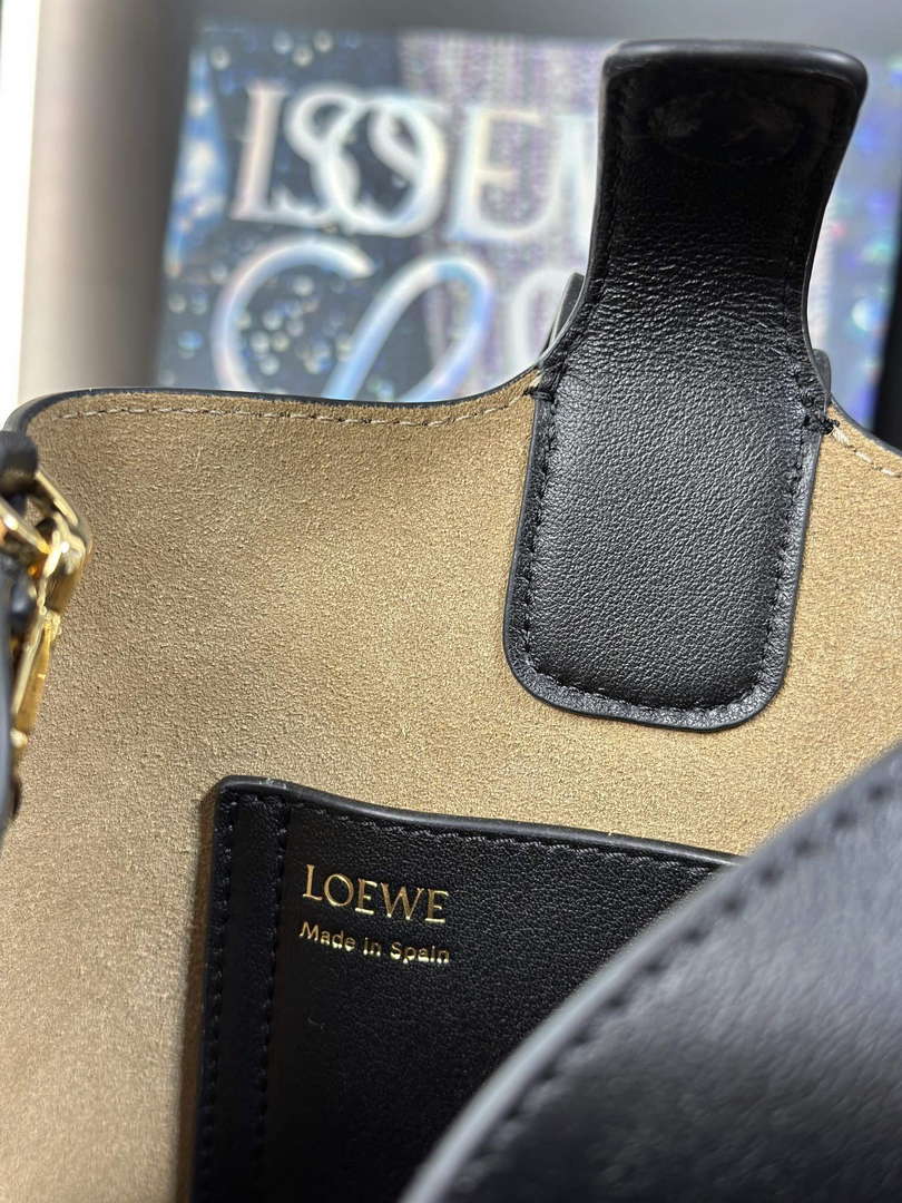 Loewe AANBBBMX01 Mini Pebble Bucket Bag in mellow calfskin Black