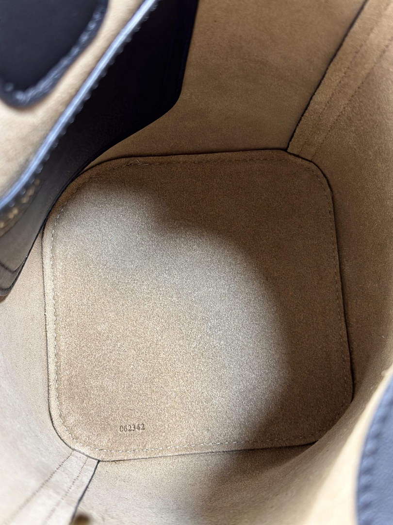 Loewe AANBBBMX01 Mini Pebble Bucket Bag in mellow calfskin Black