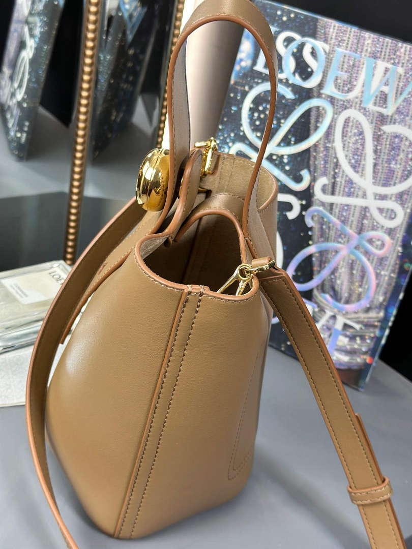 Loewe AANBBBMX01 Mini Pebble Bucket Bag in mellow calfskin Brown