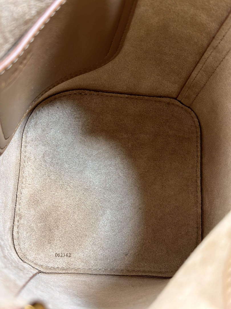 Loewe AANBBBMX01 Mini Pebble Bucket Bag in mellow calfskin Brown