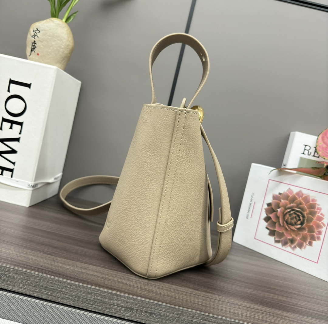 Loewe AANBBBMX01 Mini Pebble Bucket Bag in mellow calfskin Apricot