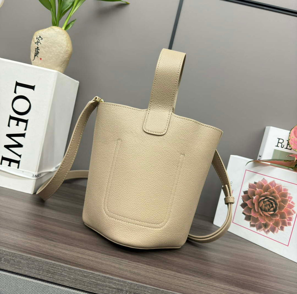 Loewe AANBBBMX01 Mini Pebble Bucket Bag in mellow calfskin Apricot