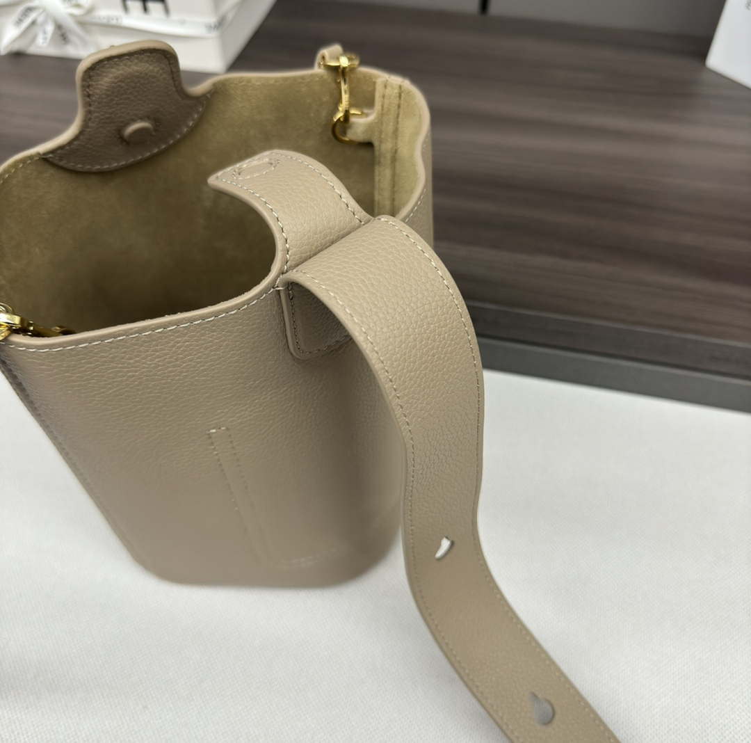 Loewe AANBBBMX01 Mini Pebble Bucket Bag in mellow calfskin Apricot