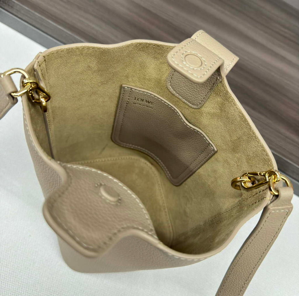 Loewe AANBBBMX01 Mini Pebble Bucket Bag in mellow calfskin Apricot