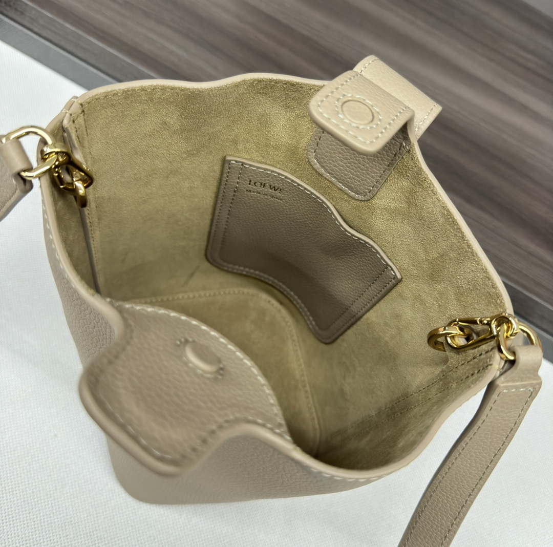 Loewe AANBBBMX01 Mini Pebble Bucket Bag in mellow calfskin Apricot