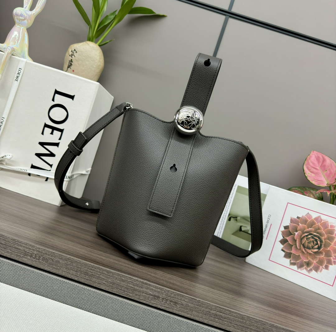 Loewe AANBBBMX02 Mini Pebble Bucket bag in soft grained calfskin Loe8011