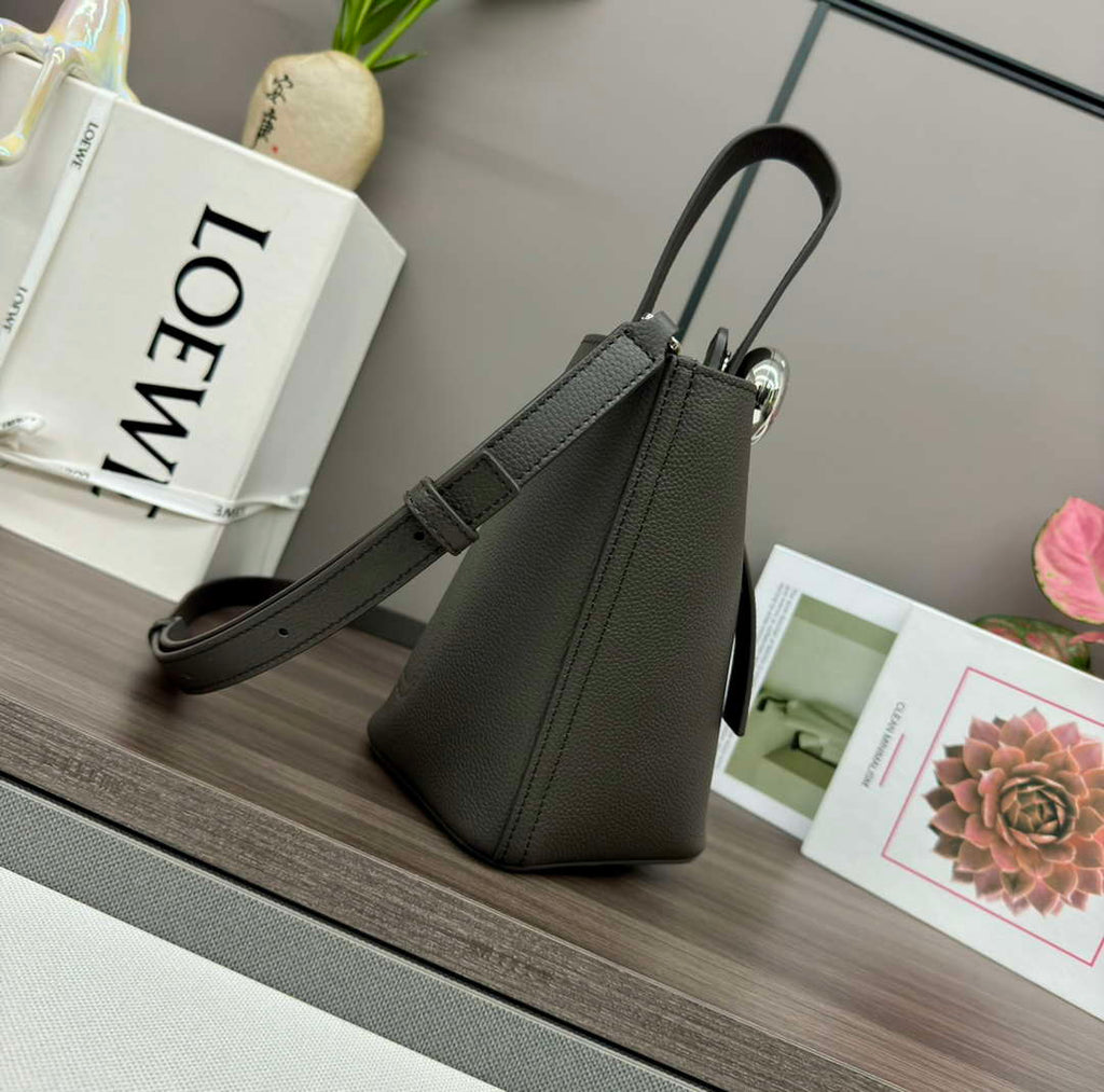 Loewe AANBBBMX02 Mini Pebble Bucket bag in soft grained calfskin Loe8011