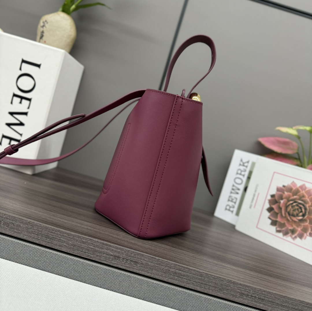 Loewe AANBBBMX02 Mini Pebble Bucket bag in soft grained calfskin Loe8002