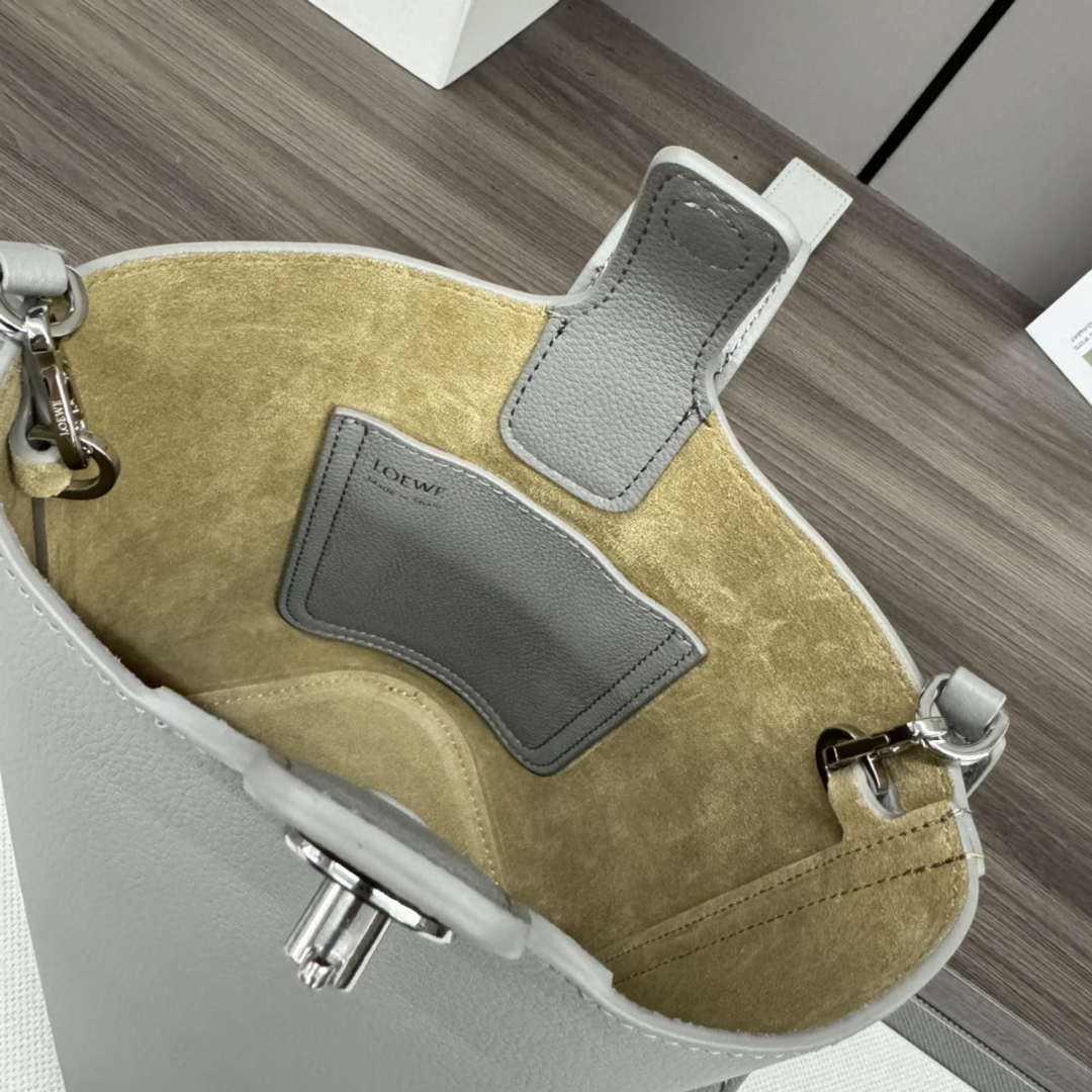 Loewe AANBBBMX02 Mini Pebble Bucket bag in soft grained calfskin Loe8012