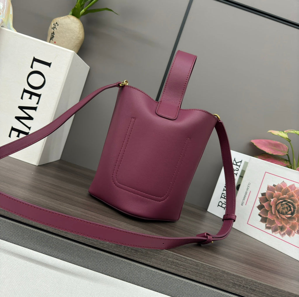Loewe AANBBBMX02 Mini Pebble Bucket bag in soft grained calfskin Loe8002