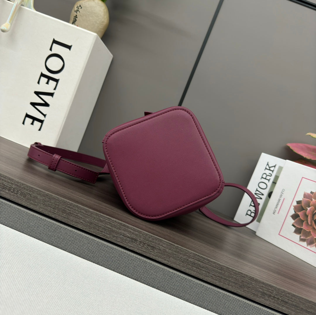 Loewe AANBBBMX02 Mini Pebble Bucket bag in soft grained calfskin Loe8002