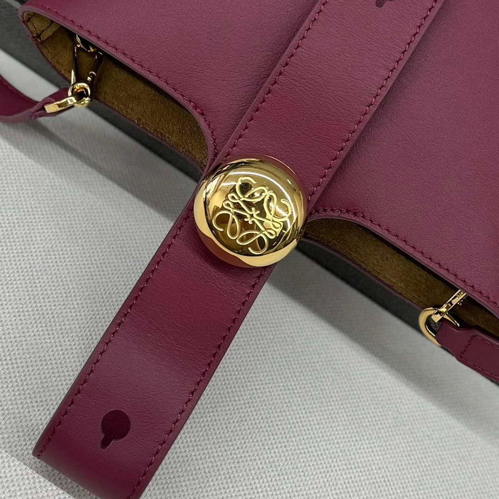 Loewe AANBBBMX02 Mini Pebble Bucket bag in soft grained calfskin Loe8002
