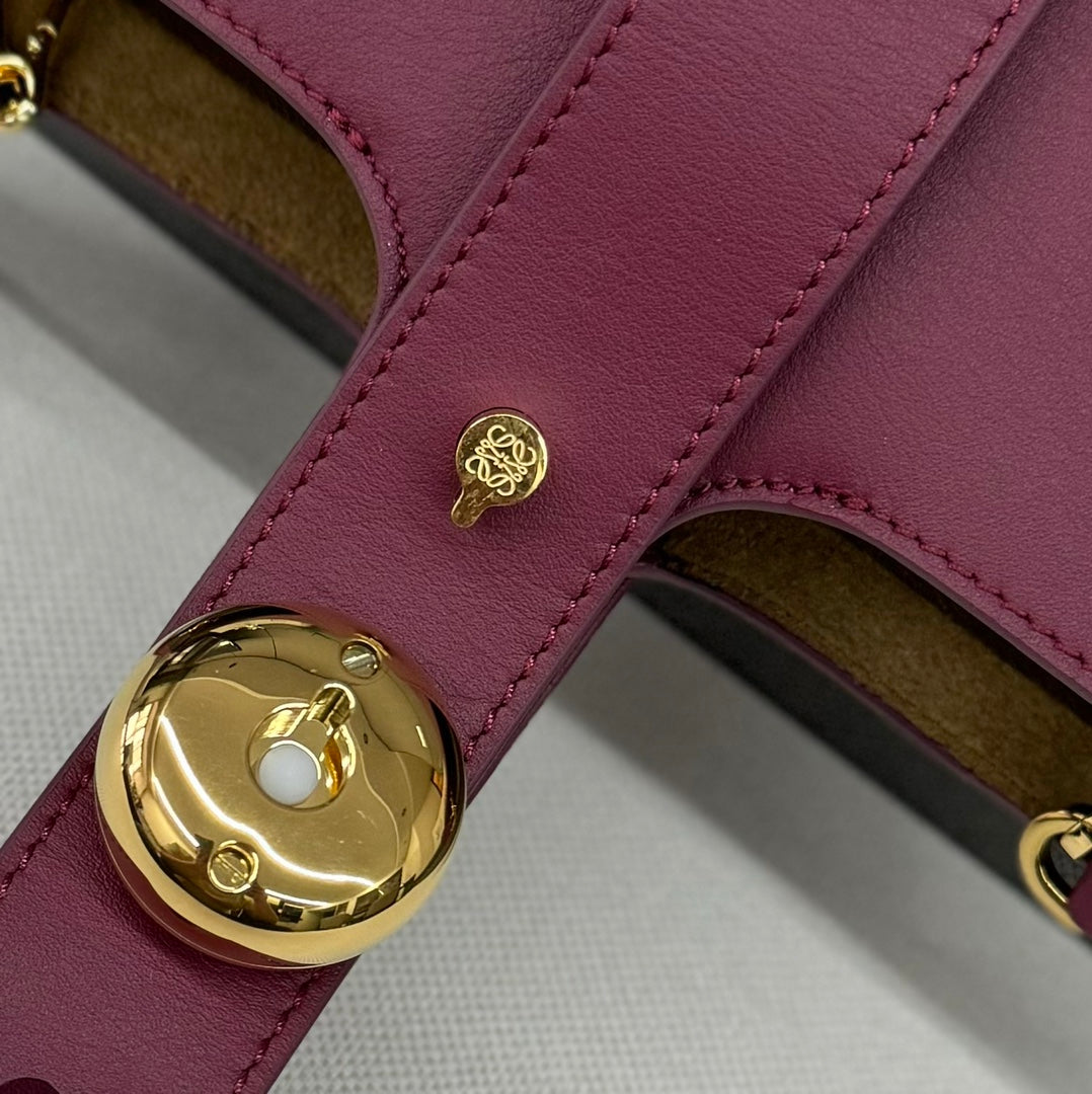 Loewe AANBBBMX02 Mini Pebble Bucket bag in soft grained calfskin Loe8002