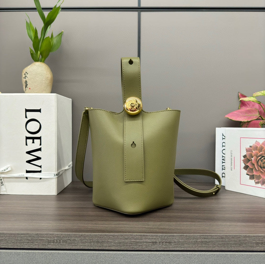Loewe AANBBBMX02 Mini Pebble Bucket bag in soft grained calfskin Loe8003