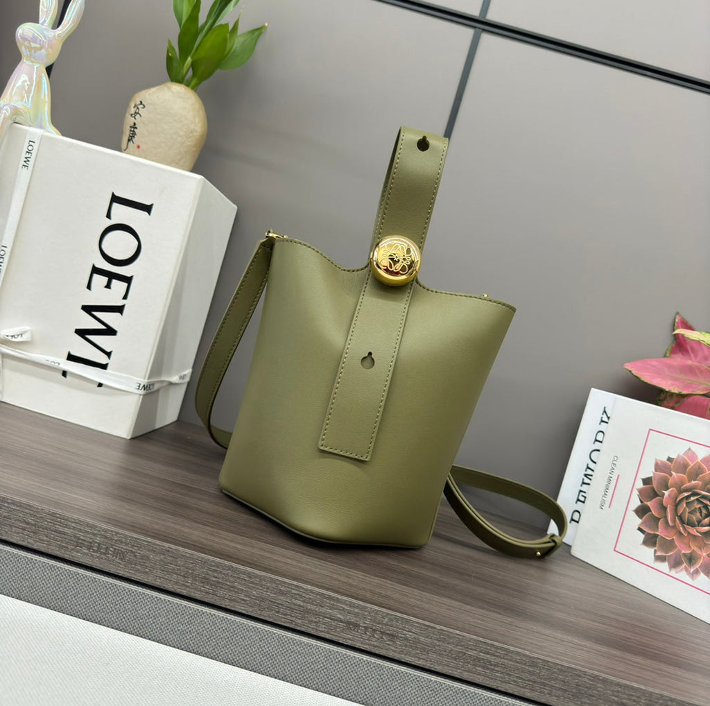 Loewe AANBBBMX02 Mini Pebble Bucket bag in soft grained calfskin Loe8003