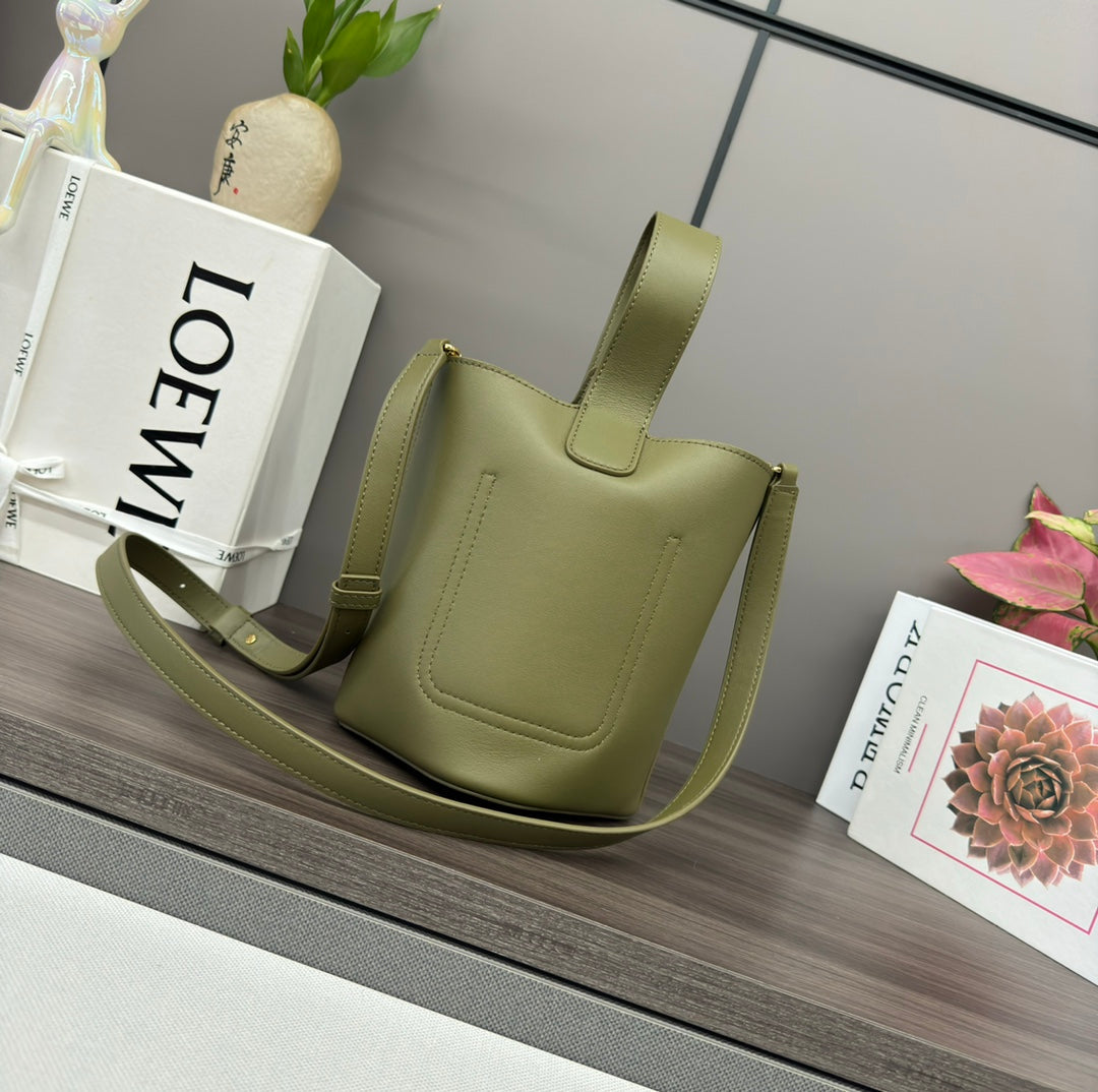 Loewe AANBBBMX02 Mini Pebble Bucket bag in soft grained calfskin Loe8003