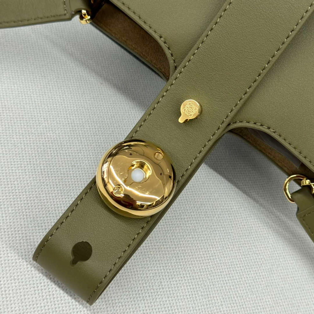 Loewe AANBBBMX02 Mini Pebble Bucket bag in soft grained calfskin Loe8003