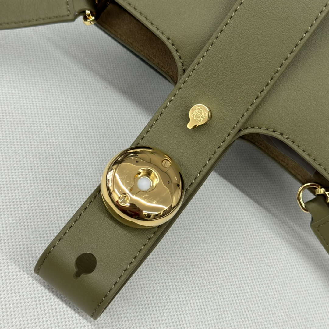 Loewe AANBBBMX02 Mini Pebble Bucket bag in soft grained calfskin Loe8003
