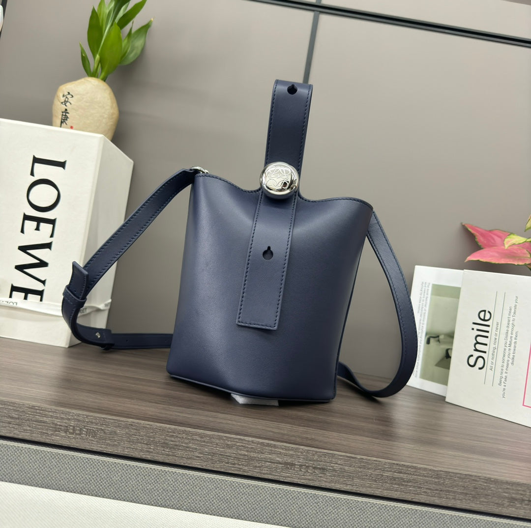 Loewe AANBBBMX02 Mini Pebble Bucket bag in soft grained calfskin Loe8004
