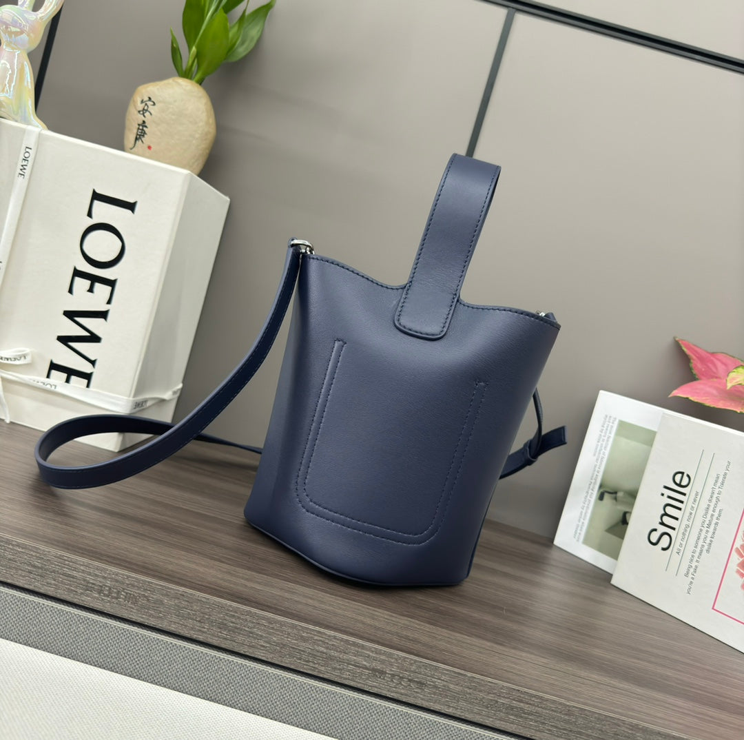 Loewe AANBBBMX02 Mini Pebble Bucket bag in soft grained calfskin Loe8004