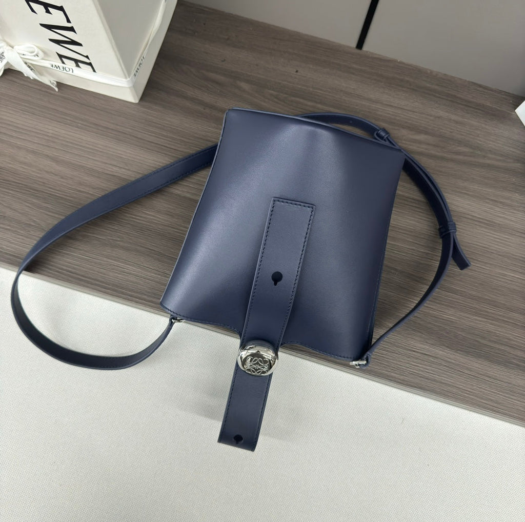 Loewe AANBBBMX02 Mini Pebble Bucket bag in soft grained calfskin Loe8004