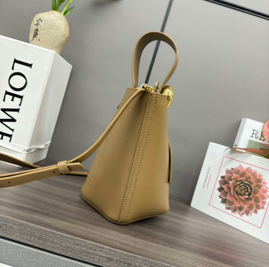 Loewe AANBBBMX02 Mini Pebble Bucket bag in soft grained calfskin Loe8006