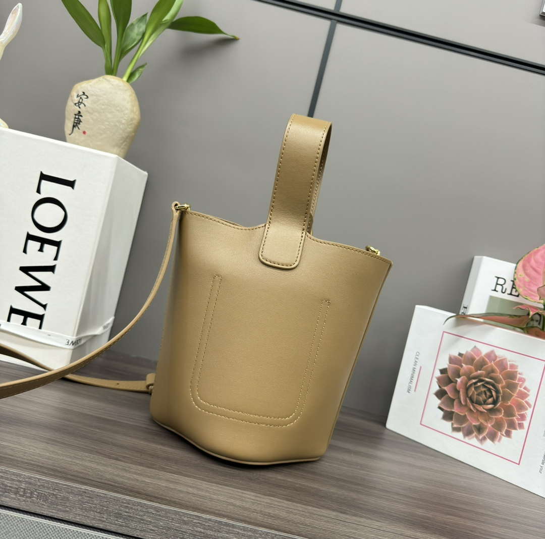 Loewe AANBBBMX02 Mini Pebble Bucket bag in soft grained calfskin Loe8006