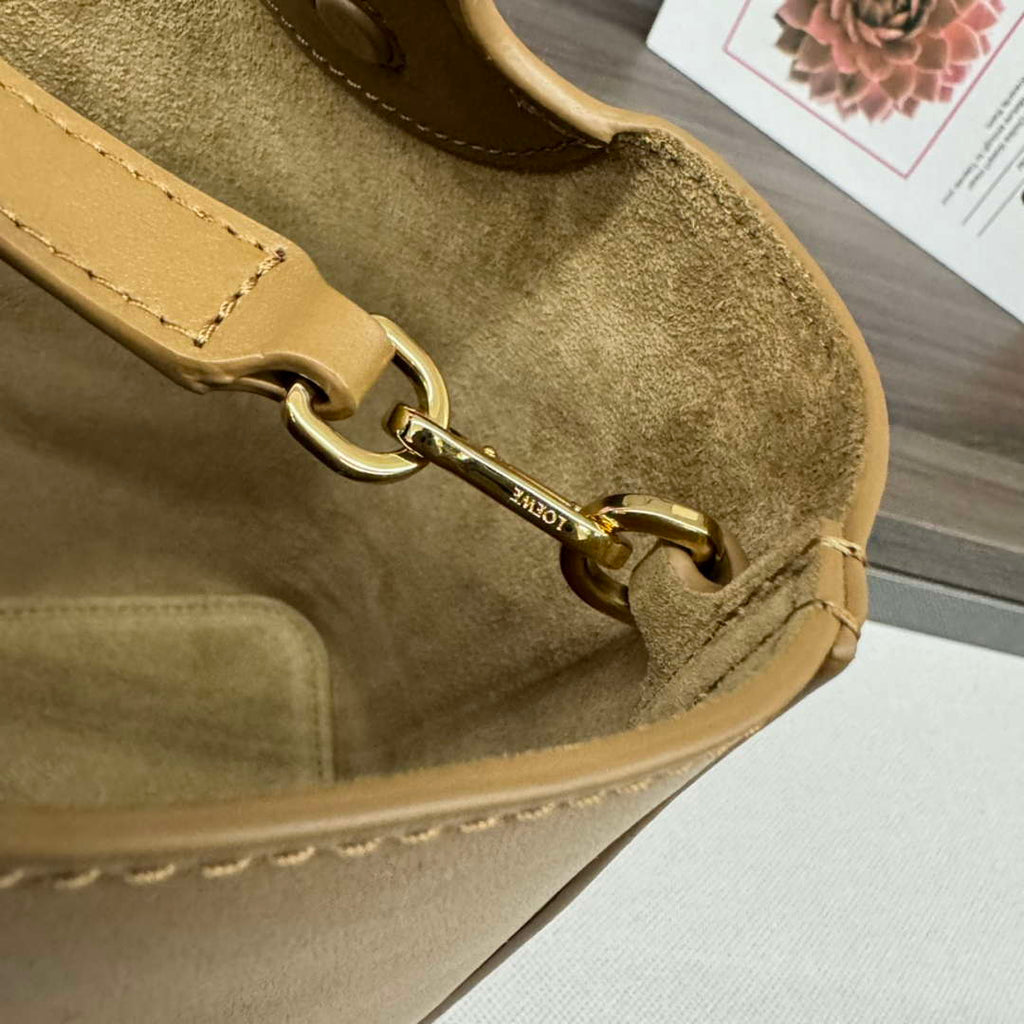 Loewe AANBBBMX02 Mini Pebble Bucket bag in soft grained calfskin Loe8006