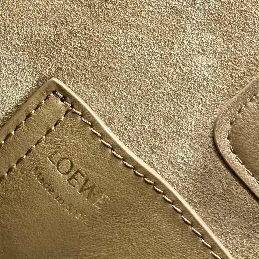 Loewe AANBBBMX02 Mini Pebble Bucket bag in soft grained calfskin Loe8006