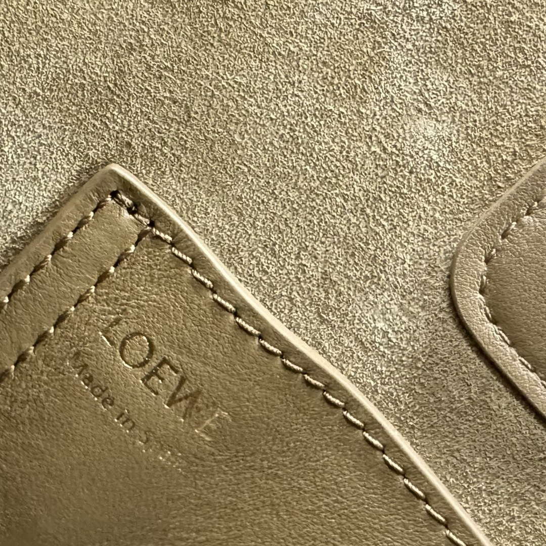 Loewe AANBBBMX02 Mini Pebble Bucket bag in soft grained calfskin Loe8006