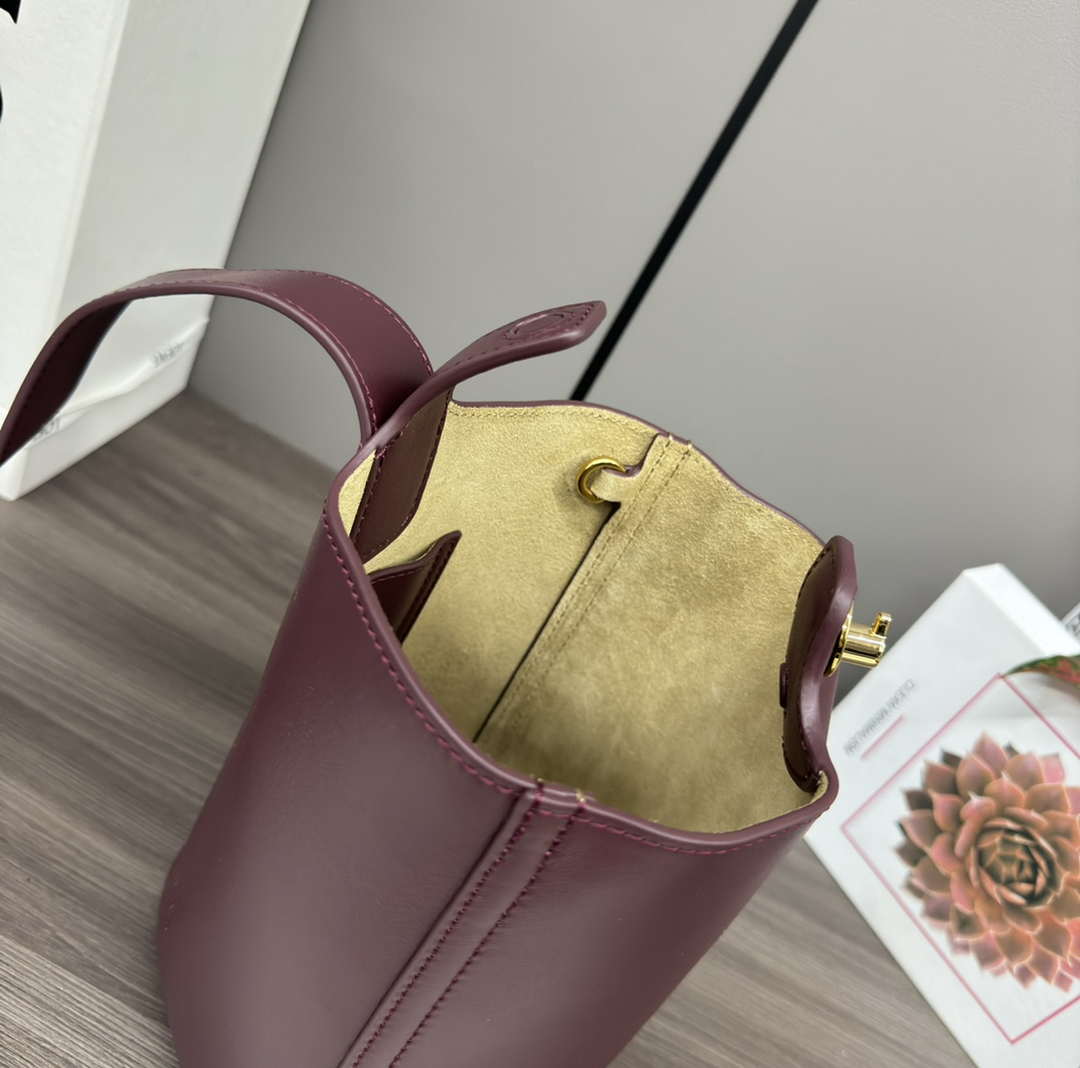 Loewe AANBBBMX02 Mini Pebble Bucket bag in soft grained calfskin Loe8007