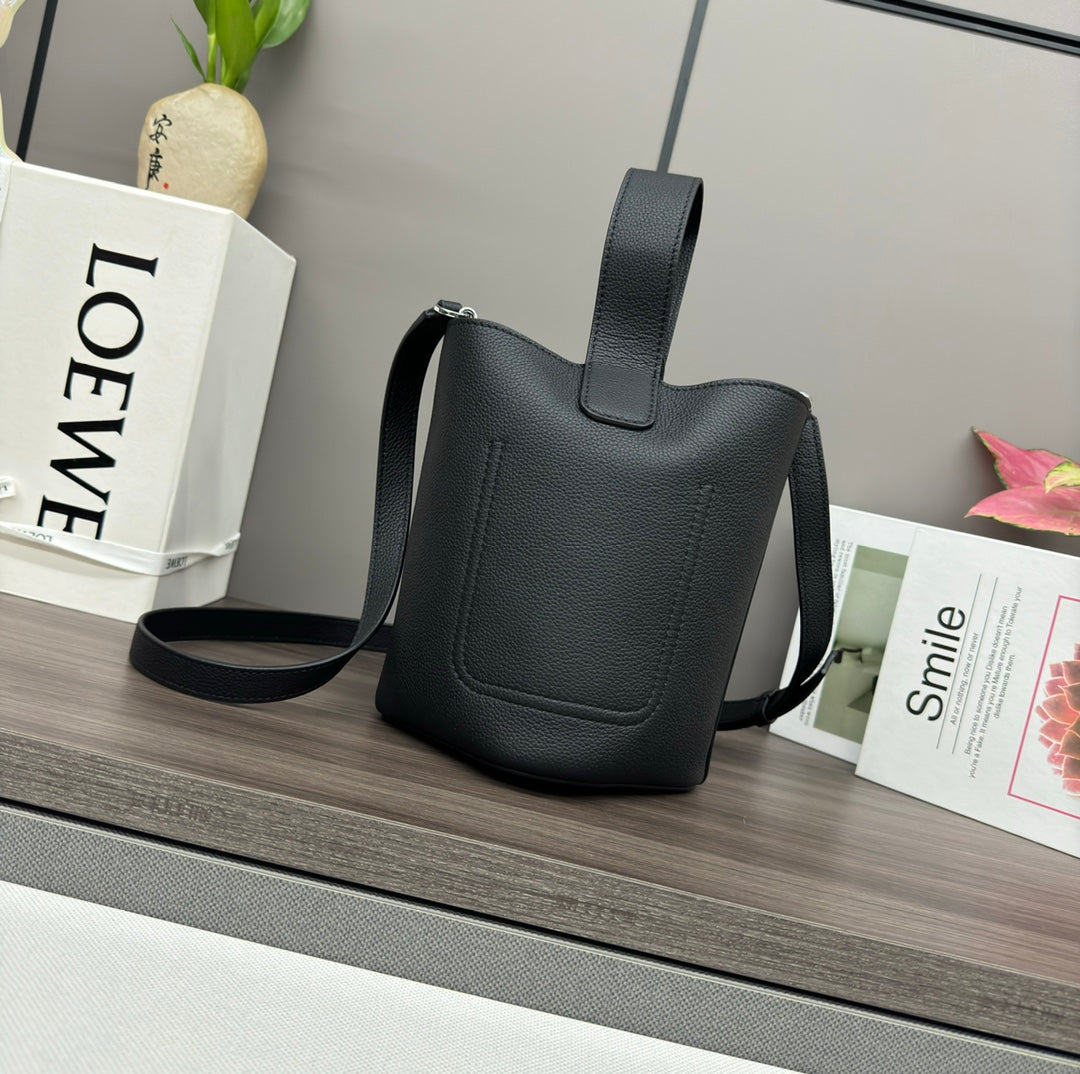 Loewe AANBBBMX02 Mini Pebble Bucket bag in soft grained calfskin Loe8008
