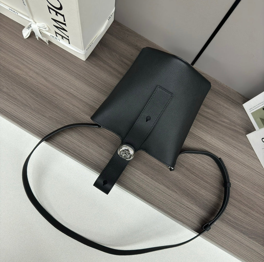 Loewe AANBBBMX02 Mini Pebble Bucket bag in soft grained calfskin Loe8008