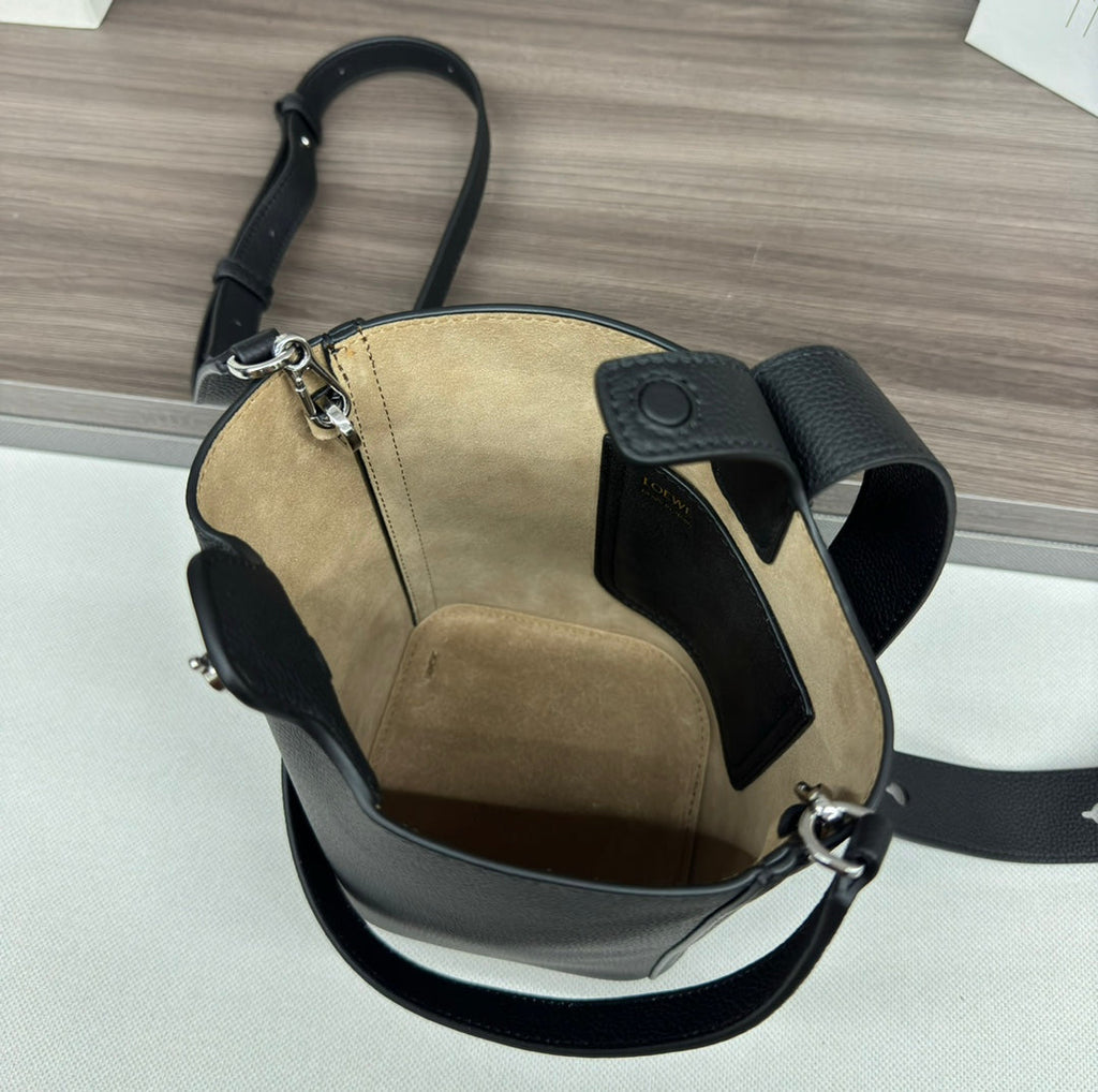 Loewe AANBBBMX02 Mini Pebble Bucket bag in soft grained calfskin Loe8008