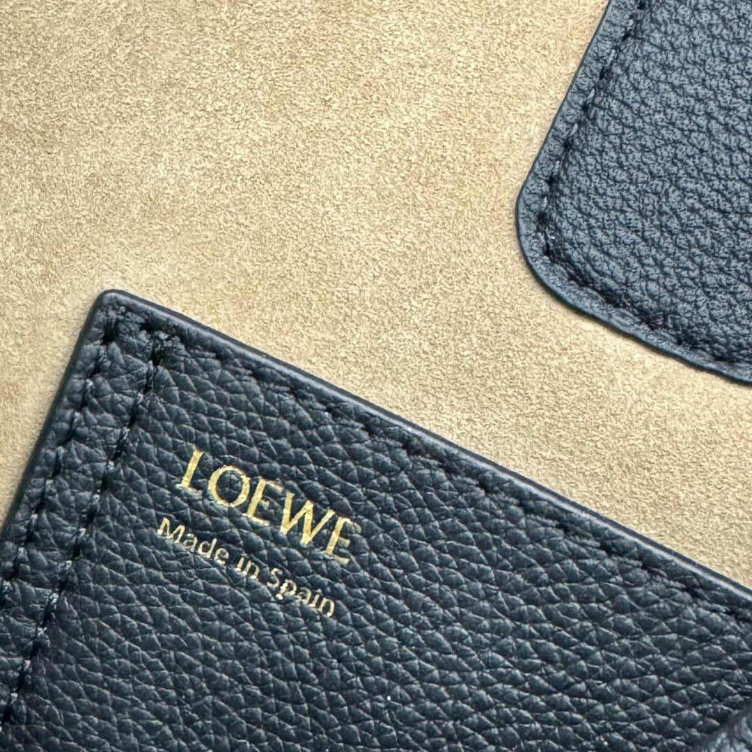 Loewe AANBBBMX02 Mini Pebble Bucket bag in soft grained calfskin Loe8008