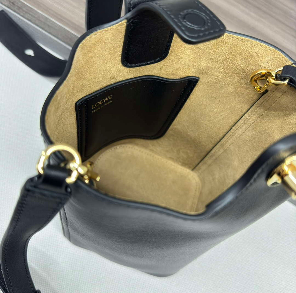 Loewe AANBBBMX02 Mini Pebble Bucket bag in soft grained calfskin Loe8009
