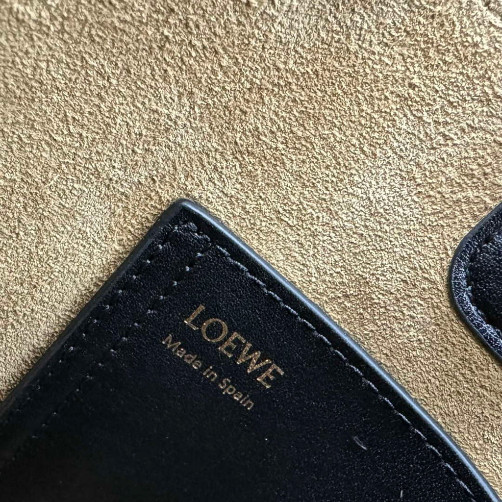 Loewe AANBBBMX02 Mini Pebble Bucket bag in soft grained calfskin Loe8009