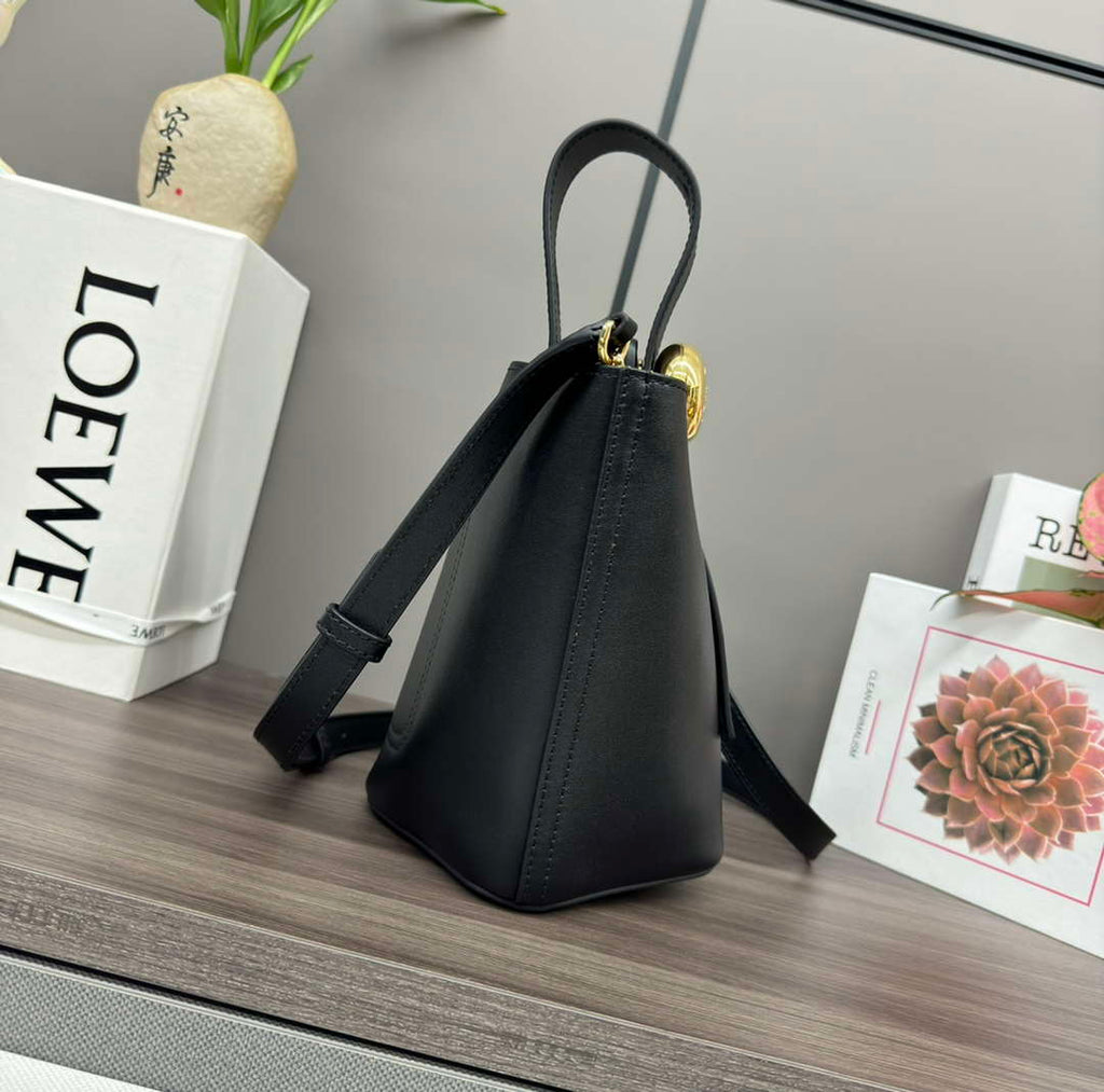 Loewe AANBBBMX02 Mini Pebble Bucket bag in soft grained calfskin Loe8009