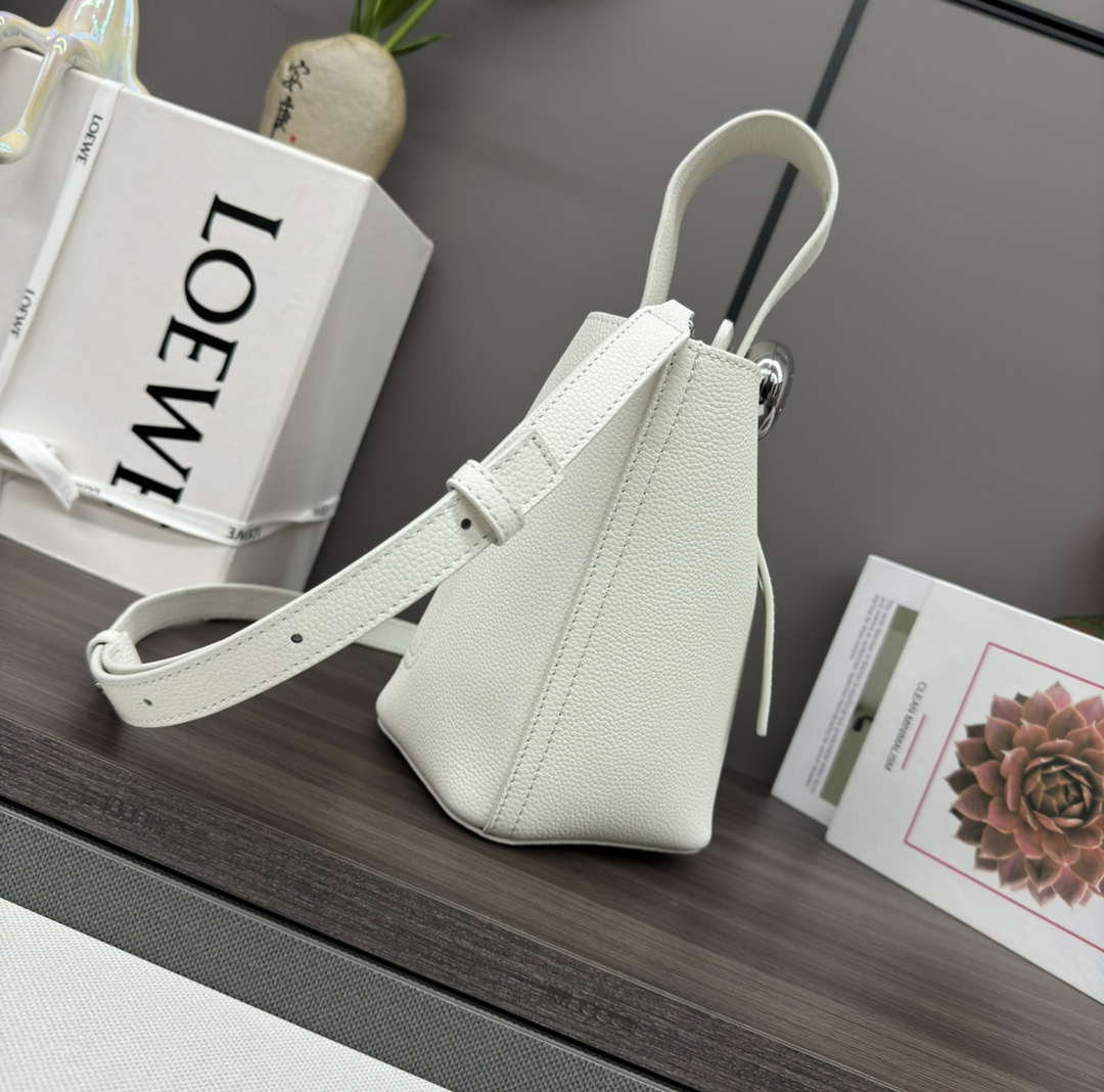 Loewe AANBBBMX02 Mini Pebble Bucket bag in soft grained calfskin Loe8010
