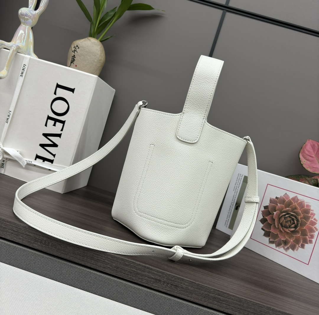 Loewe AANBBBMX02 Mini Pebble Bucket bag in soft grained calfskin Loe8010