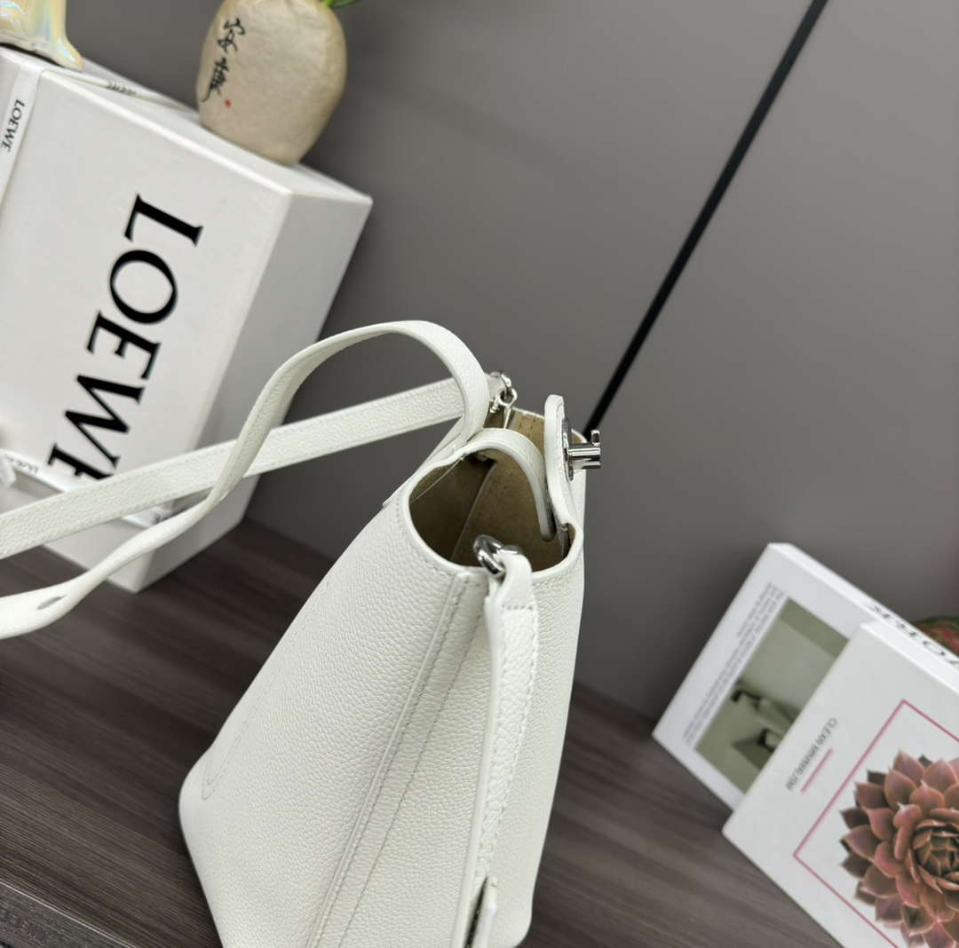 Loewe AANBBBMX02 Mini Pebble Bucket bag in soft grained calfskin Loe8010