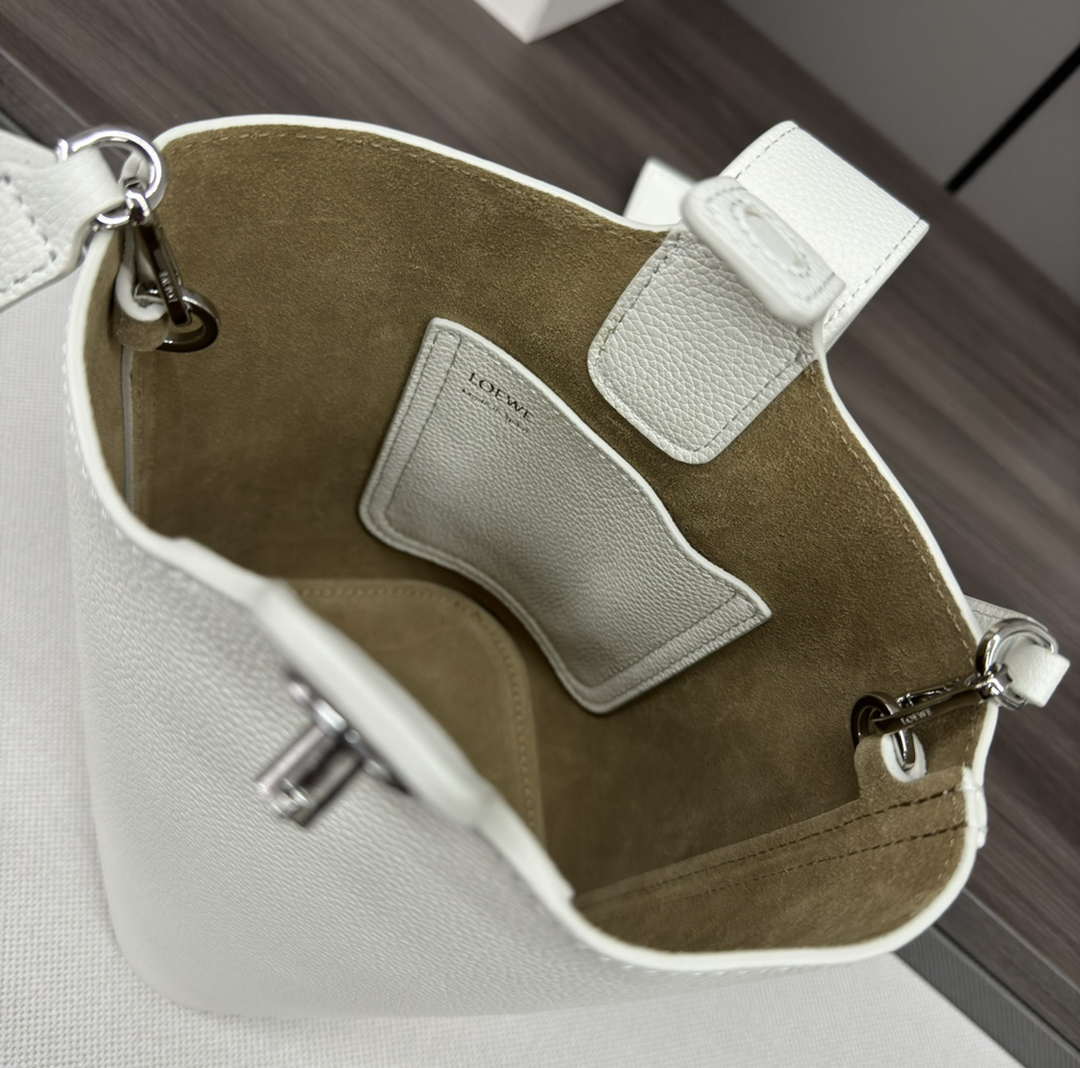Loewe AANBBBMX02 Mini Pebble Bucket bag in soft grained calfskin Loe8010