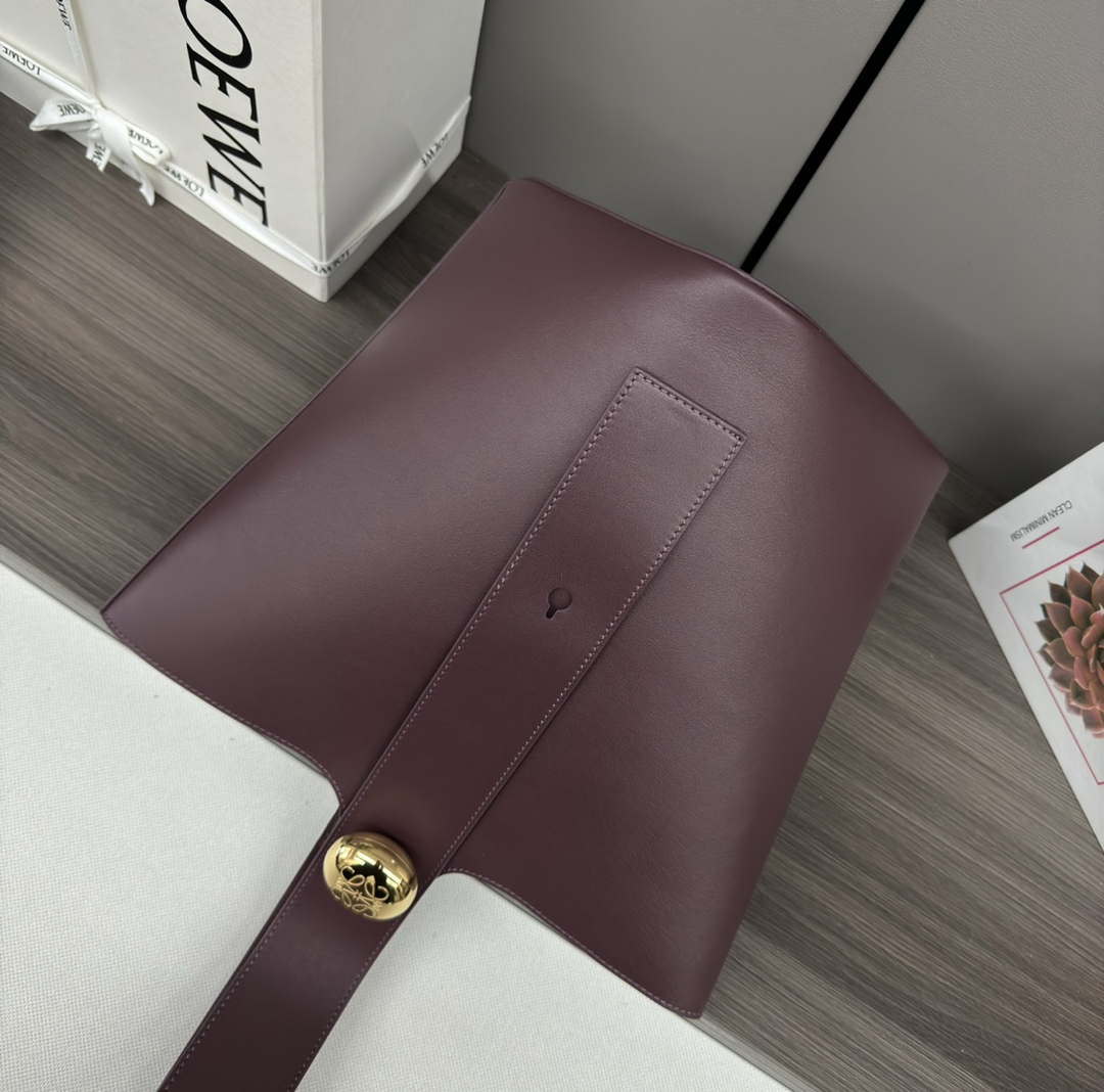 Loewe AANBBBWX01 Medium Pebble Bucket bag in mellow calfskin Wine Red
